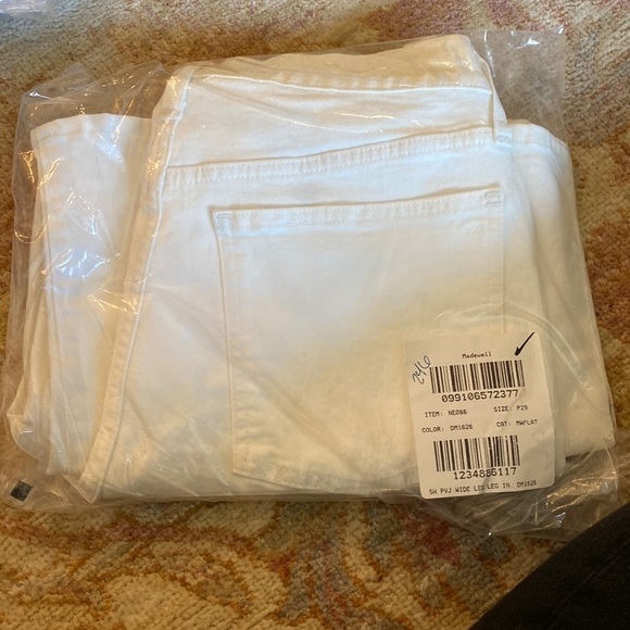 New Madewell- The Petite Perfect Vintage Wide-Leg Crop Jean in Tile White - Picture 5 of 5